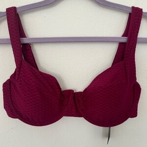 NWT VETCHY Wildberry Bikini Top